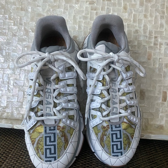 Versace designer women’s sneakers 38.5 orig 41150. From Saks - Picture 5 of 12